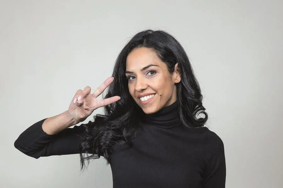 <p>Daniela Gentile, impiegata all&#39;azienda del gas di Palermo,&nbsp;ha donato una parte del fegato alla sua primogenita, affetta da atresia delle vie biliari. Nata a San Paolo del Brasile e poi adottata da una famiglia siciliana, &egrave; sposata con Fernando, ingegnere aerospaziale, ed &egrave; mamma di Virginia, dieci anni il 27 maggio, e di Elena, cinque.</p>\\n