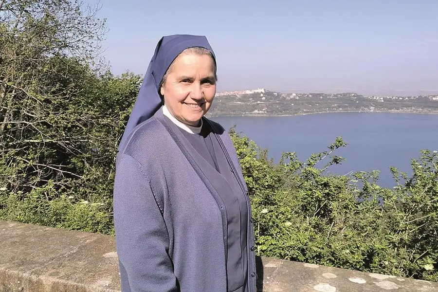 <p>Tosca Ferrante: dopo essere stata poliziotta per cinque anni &egrave; diventata suora</p>\\n