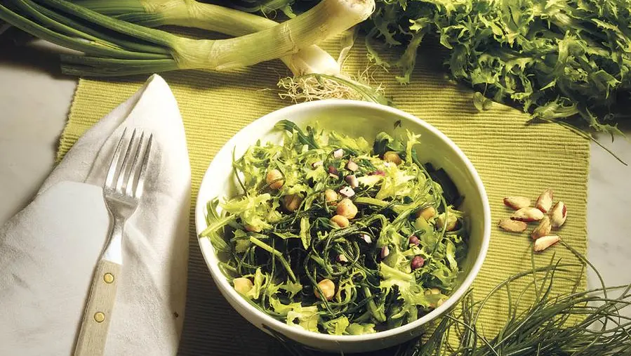 Insalatona con agretti