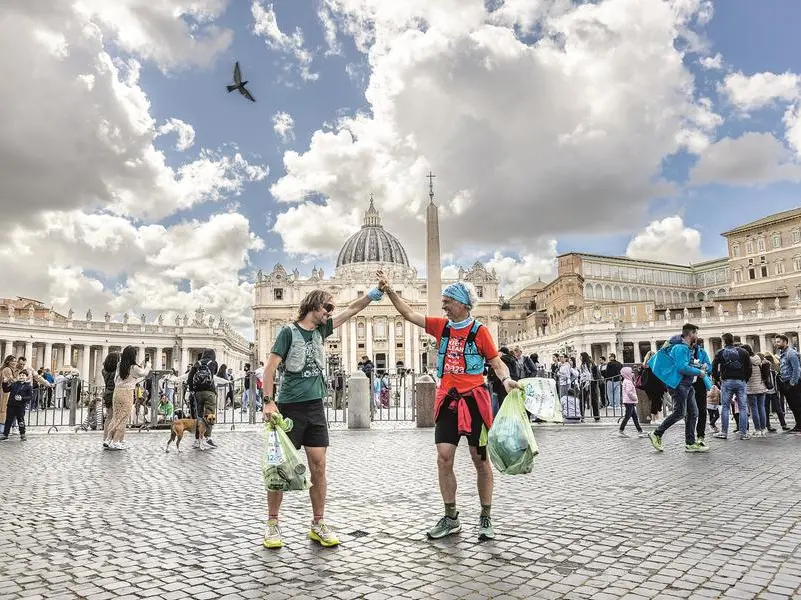 Plogging, lo sport ambientalista: si corre e si raccolgono i rifiuti