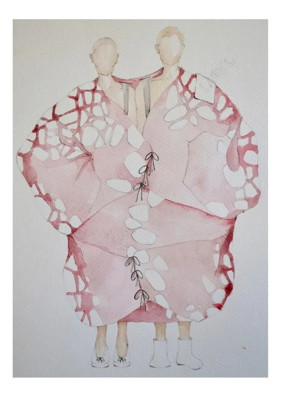 25% CONDOM, 25% PrEP, 25% PEP, 25% LOVE (secondo classificato) di Ludovica Bertolino, diplomata all’Accademia di Belle Arti di Roma: un voluminoso abito che può essere indossato in due, a rappresentare l’importanza di una sessualità consapevole e condivisa.