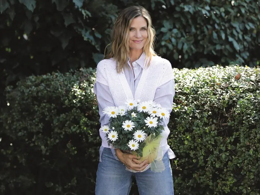 Filippa Lagerback: «Vivo bene il privilegio di invecchiare, solo microiniezioni per il viso»