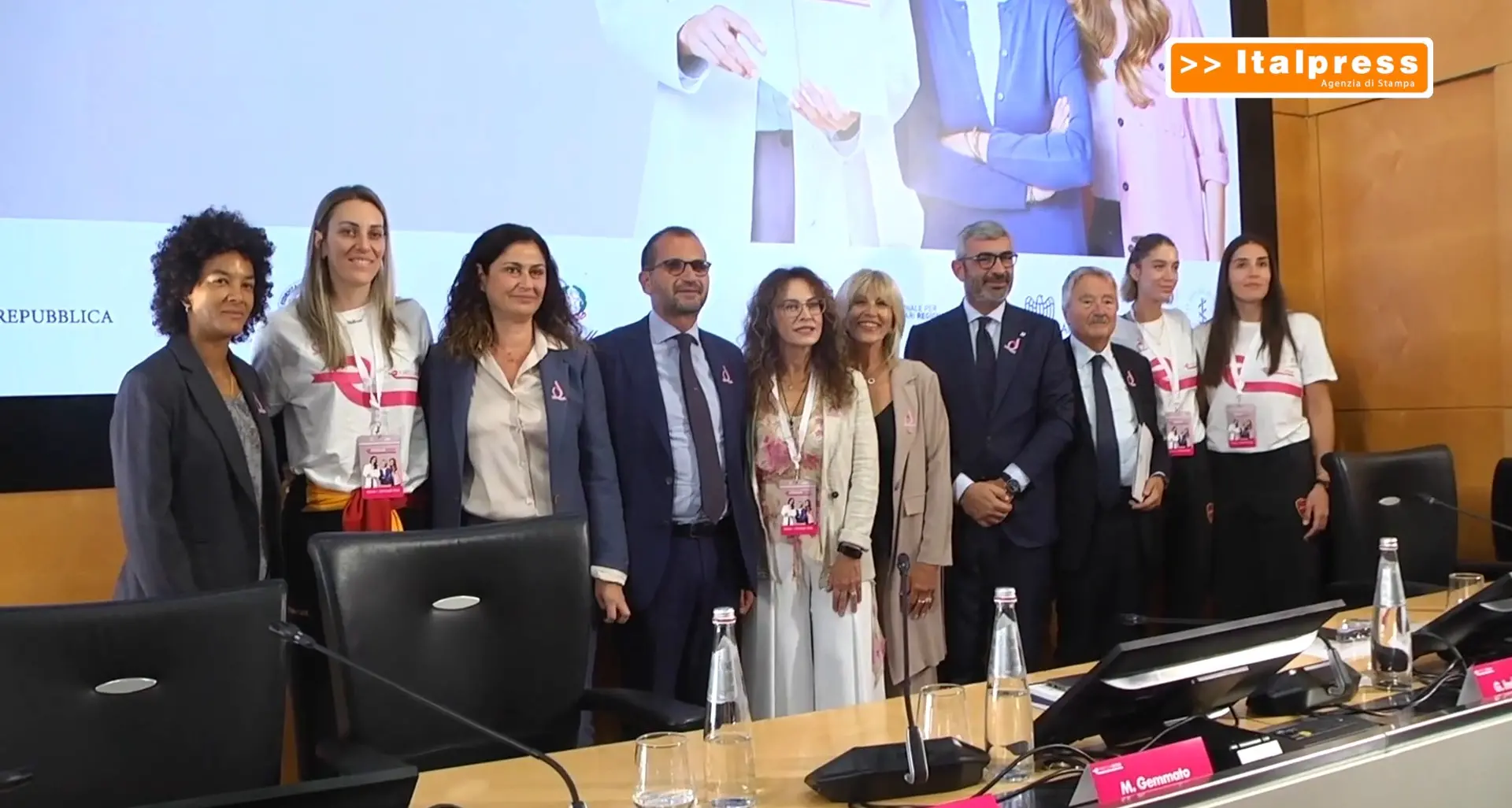 Riparte FrecciaRosa, la prevenzione oncologica viaggia in treno