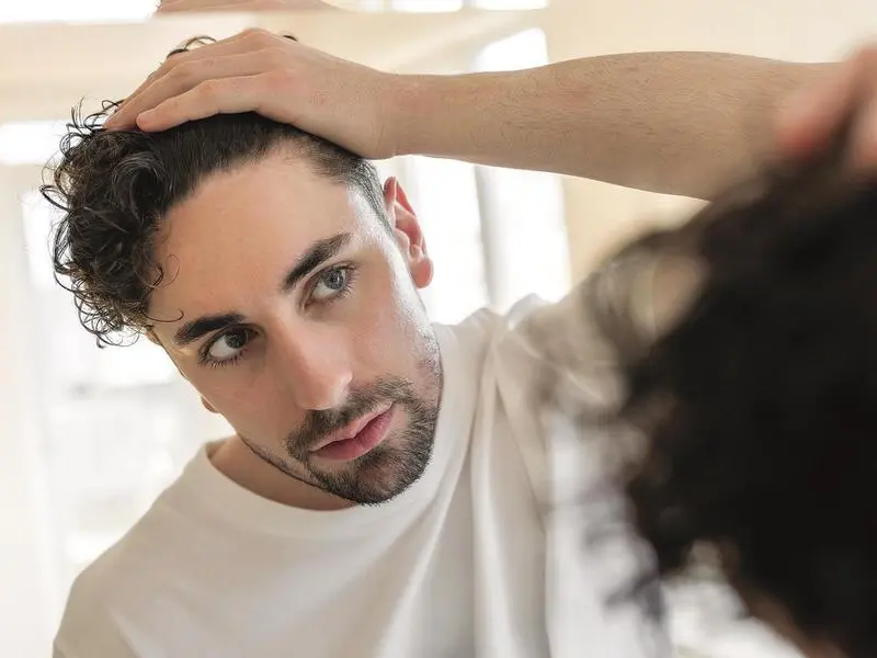 Trapianto di capelli: le tecniche per ripopolare le aree calve degli uomini