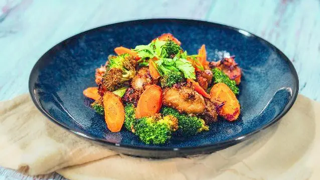 Merluzzo all’aglio e allo zenzero con broccoli e carote