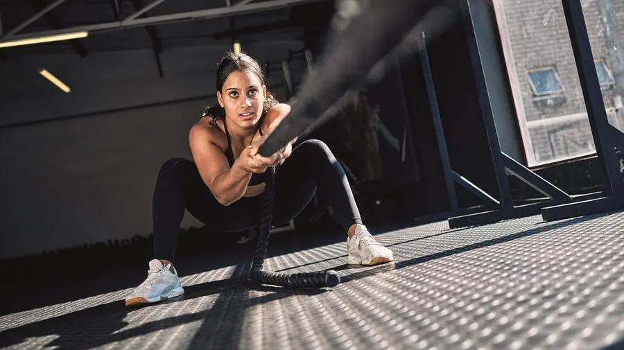 Il successo dell’hyrox: otto chilometri di corsa e otto prove di forza e abilità