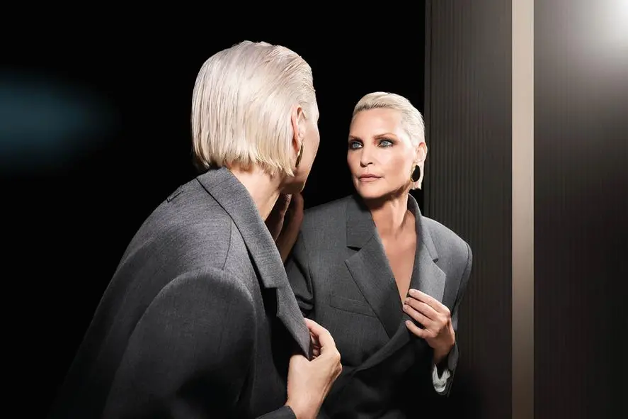 Nadja Auermann, 55 anni, volto della campagna autunno/inverno PORTS 1961 (foto di Rankin)