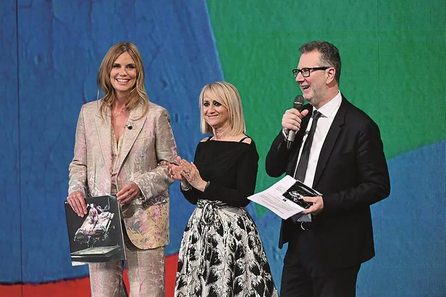Filippa Lagerback con Fabio Fazio e Luciana Littizzetto forma la squadra storica di \\\"Che tempo che fa\\\", in onda ogni domenica sul Nove