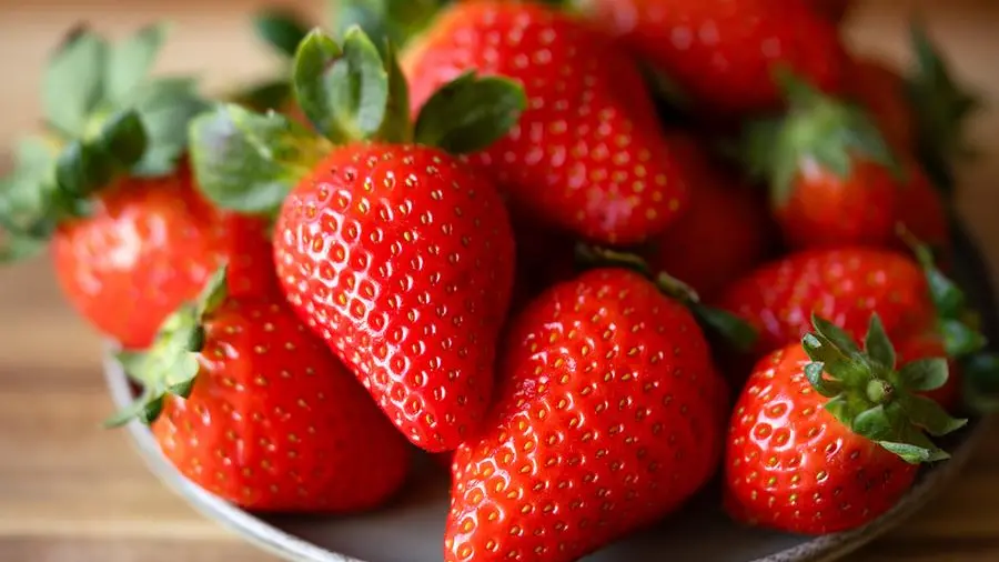 Una porzione di fragole soddisfa il fabbisogno di vitamina C