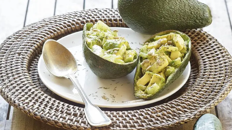 Antipasto verde con avocado e cetriolo