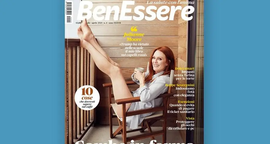 Julianne Moore e gambe in forma nel numero di aprile