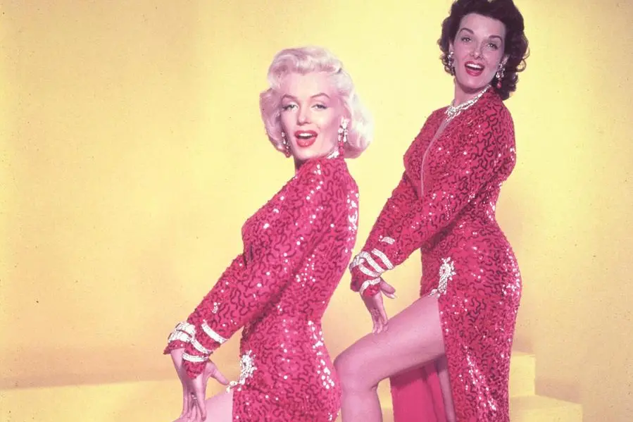 Marilyn Monroe e Jane Russell nel film del 1953 Gli uomini preferiscono le bionde