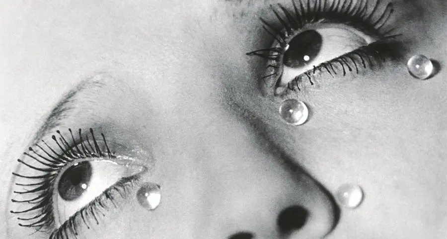 Le lacrime sciolgono il dolore: mai soffocarle