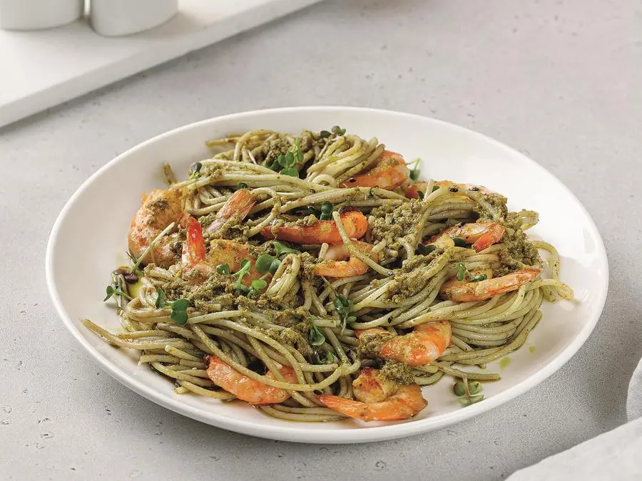 Pasta integrale con gamberi e pesto di pistacchio
