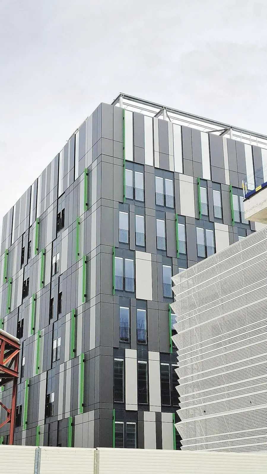 Una veduta del Central Building, il cuore della nuova cittadella della salute milanese