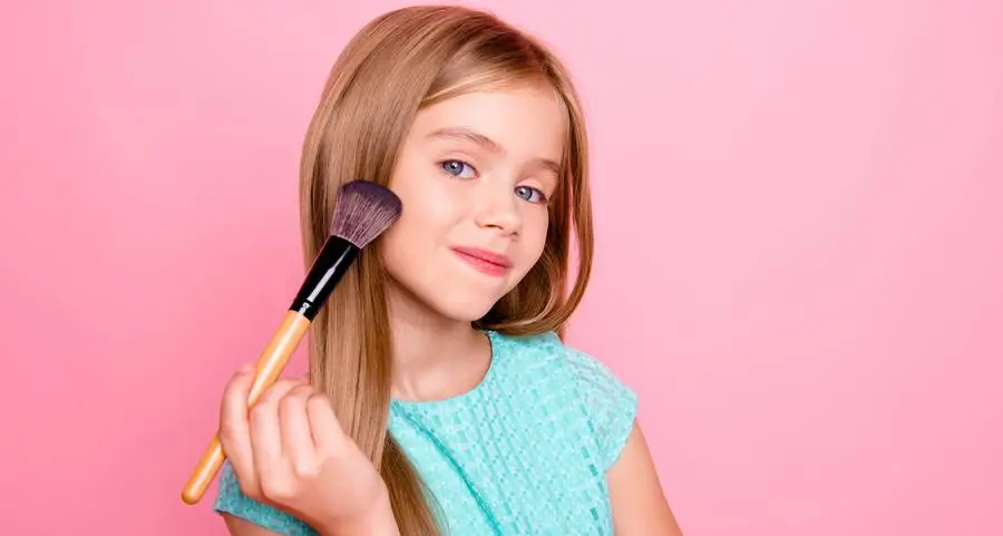 La cosmesi non è per le bambine: dai social l’ossessione per la pelle perfetta
