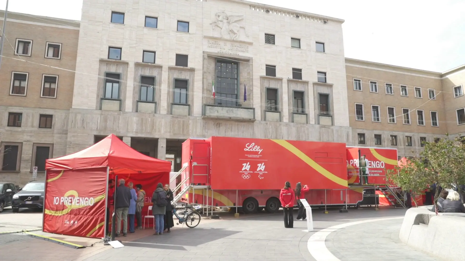 \"Io Prevengo\", nelle piazze lombarde il truck della salute di Lilly