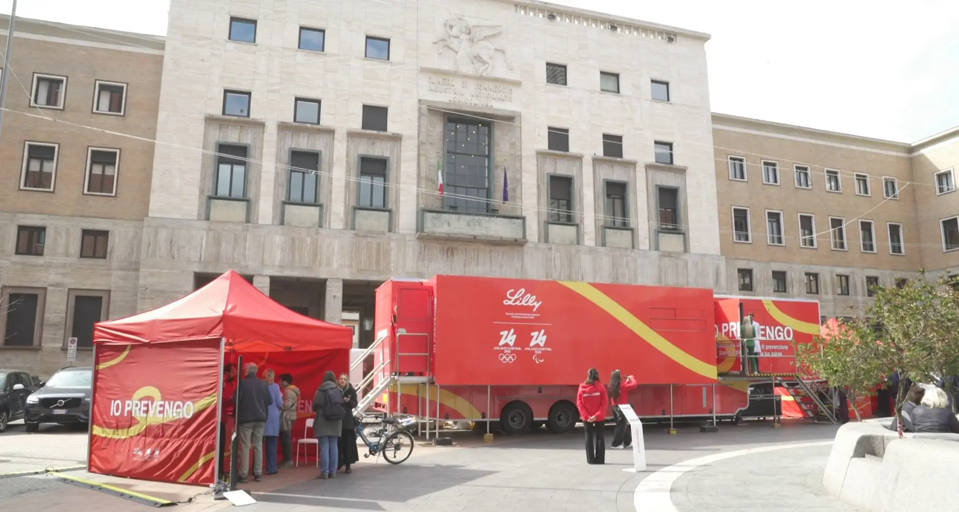 \"Io Prevengo\", nelle piazze lombarde il truck della salute di Lilly