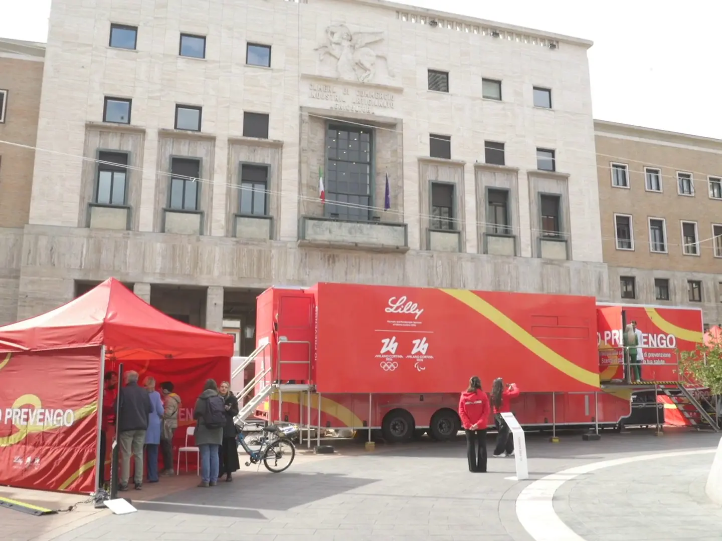 \"Io Prevengo\", nelle piazze lombarde il truck della salute di Lilly
