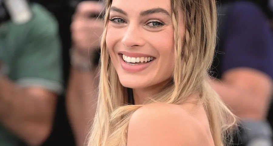 Margot Robbie: «All’improvviso un’ernia del disco cervicale, ora faccio pilates»