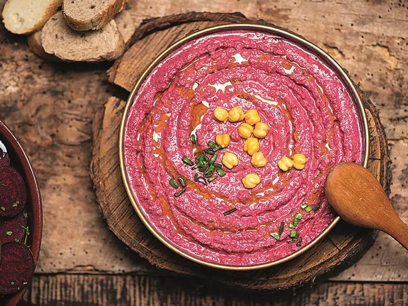 Hummus con barbabietole