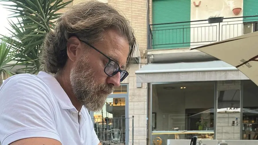 La storia di Michele: «La scrittura è stata salvifica, mi ha permesso di raccontare la neurodivergenza»