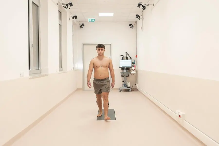 La valutazione del movimento di un paziente del centro Don Gnocchi attraverso 12 telecamere (foto di Giulio Piscitelli)