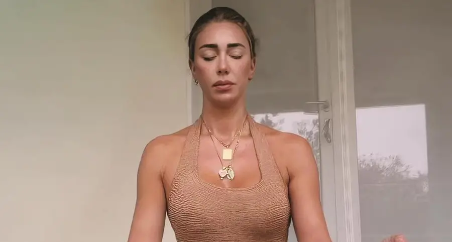Come Belén Rodríguez: respirazione yogica e asana per allontanare gli attacchi di panico