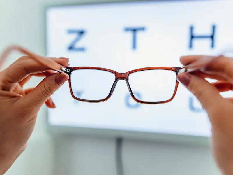 Come mai si appanna la vista in un solo occhio?