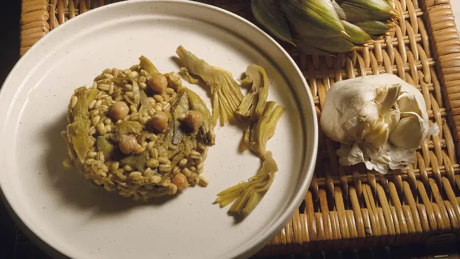 Orzotto ai carciofi e ceci