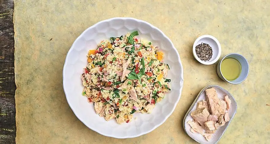 Insalata di cous cous integrale con tonno