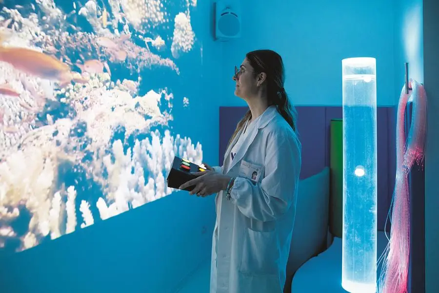 Un'immagine del CARE-Lab, laboratorio di realtà semi-immersiva per i piccoli pazienti del Centro Don Gnocchi di Firenze (foto di Simone Donati)