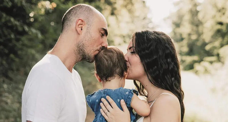 La storia di Benedetta: «Mastectomia totale a 25 anni… Ma oggi sono felice con il mio uomo e le mie bambine»