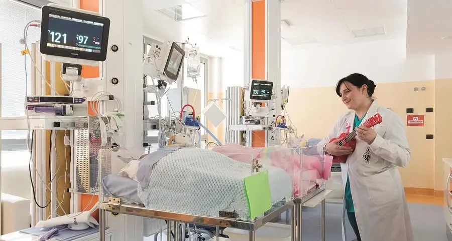 Terapia con la musica per i neonati prematuri a Varese