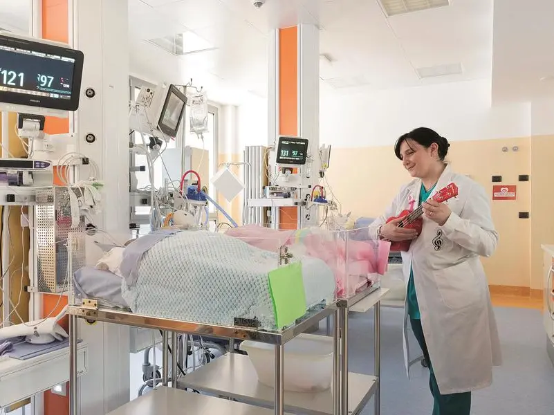 Terapia con la musica per i neonati prematuri a Varese