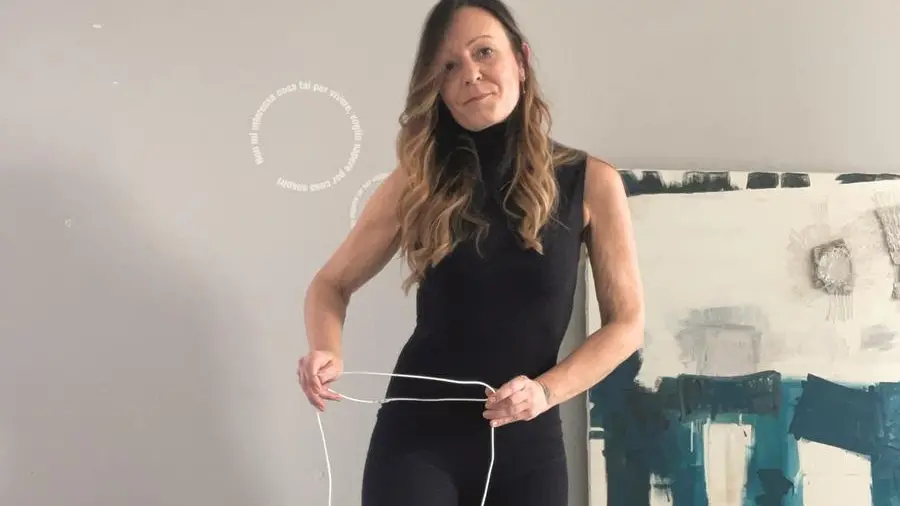 La storia di Monica: «Le mie gambe sproporzionate, la diagnosi dopo trent’anni; soffro di lipedema»