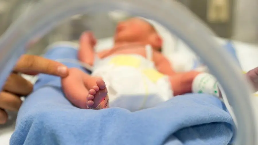 Come aiutare lo sviluppo di una bimba prematura?