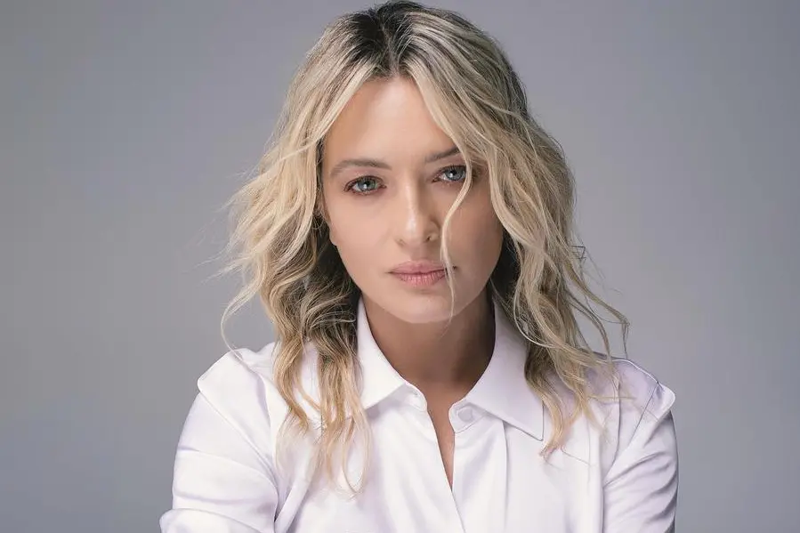 Foto di Maddalena Petrosino - Styling Claudia Scutti, Mua & Hair Fulvia Tellone per Simone Belli, Agency Press Gianni Galli the rumors, Outfit Giorgio Armani