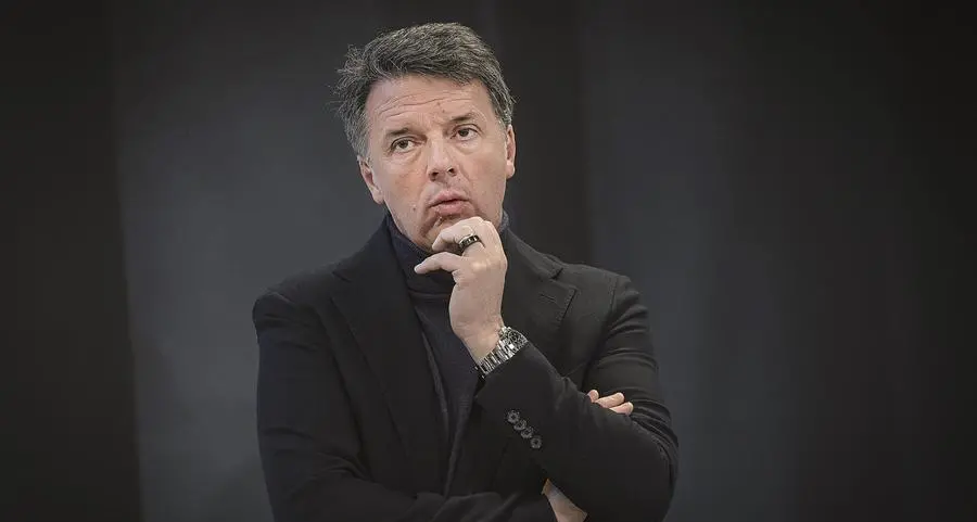 Matteo Renzi: «Mi hanno tolto un melanoma. Ragazzi, andate dal dermatologo