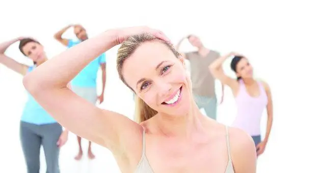 Cinque esercizi per prevenire i dolori cervicali