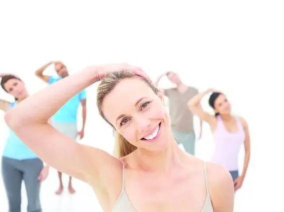 Cinque esercizi per prevenire i dolori cervicali