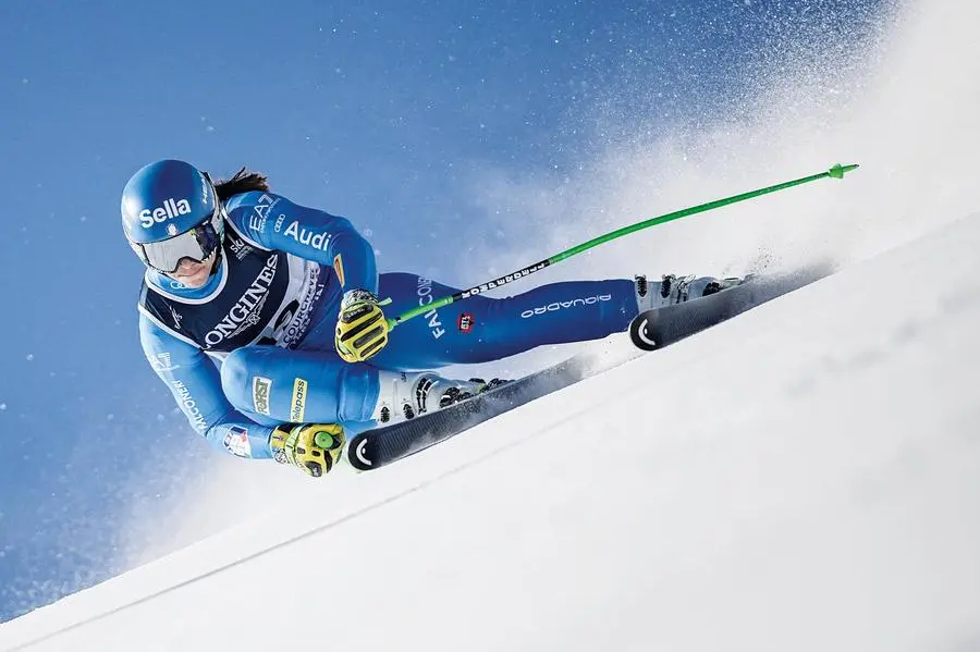 La discesista Elena Curtoni si \\u00E8 liberata dei difetti visivi grazie a un intervento laser