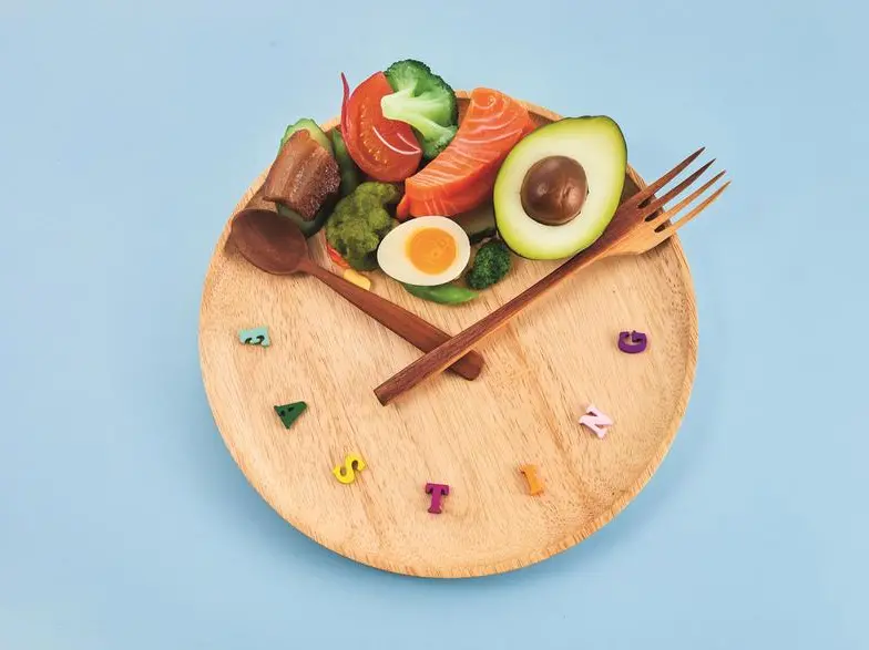 Il digiuno intermittente fa dimagrire solo se abbinato a un regime ipocalorico