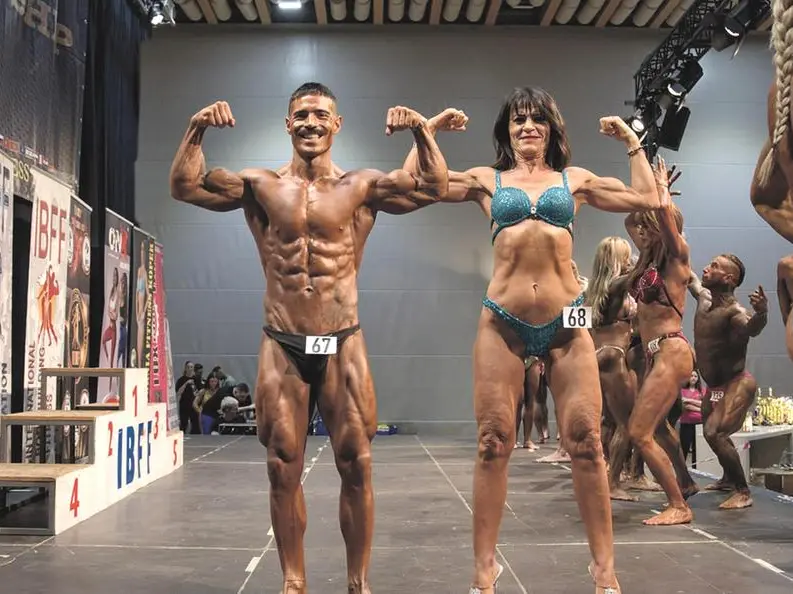 La storia di Stefano: «Siamo la prima coppia madre–figlio a raggiungere una finale mondiale di bodybuilding»