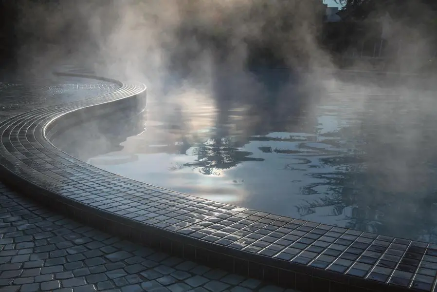 Una delle piscine esterne dell\\'Abano Ritz, storico hotel nella localit\\u00E0 termale in provincia di Padova