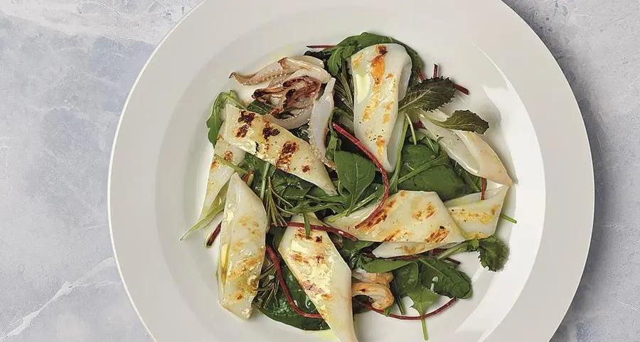 Insalata tiepida di calamari con olio al rosmarino