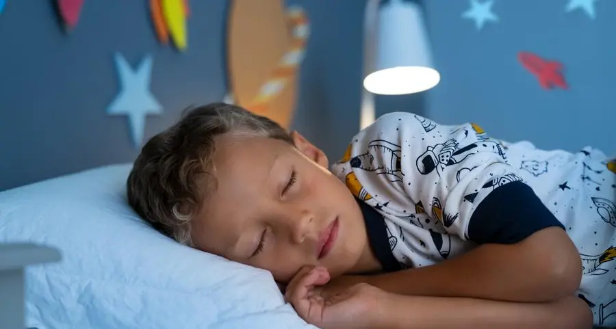 Mio nipote a 13 anni fa la pipì a letto: come si può aiutare?