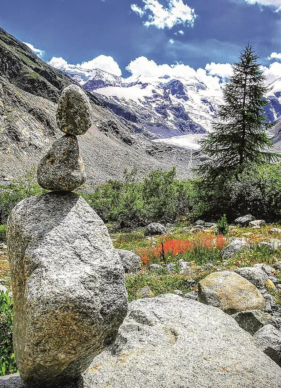 Un “ometto” di pietra. «Lasciato da chi è passato prima di noi, è a volte l’unico modo per ritrovare il sentiero», commenta Faggiani.