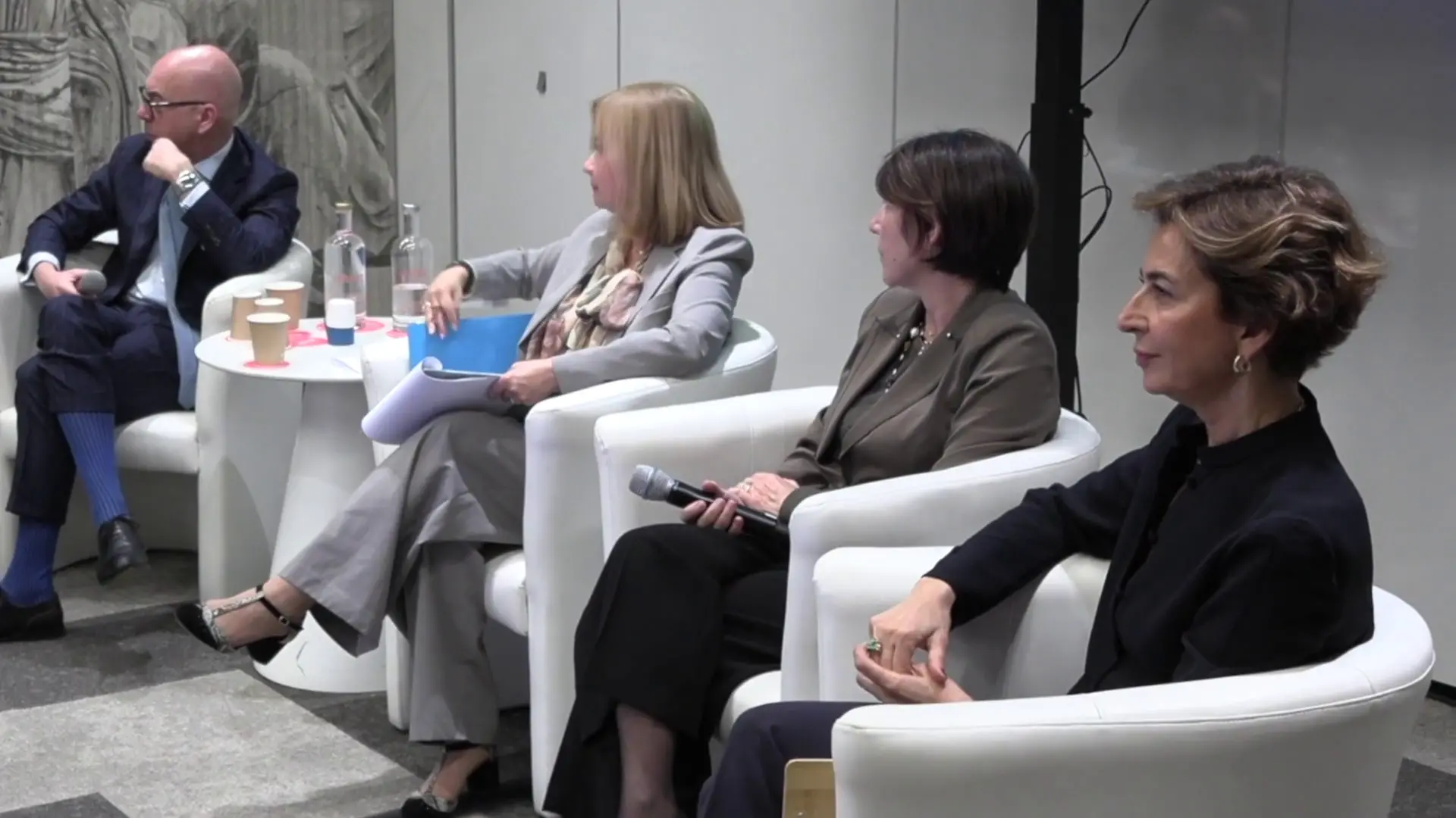 Diabete, da Roche sistema monitoraggio continuo del glucosio con IA